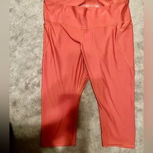Old Navy Active Cropped leggings